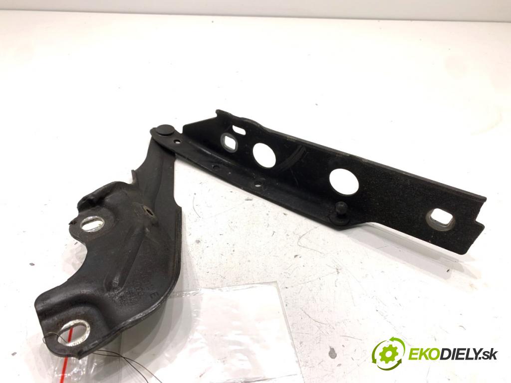 AUDI A6 C7 Kombi 2016 200 kW 3.0 TDI quattro 2967 závěs kapoty levý přední část 468823301E