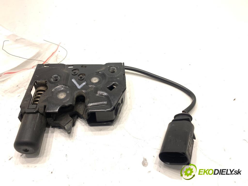 AUDI A6 C7 Kombi 2016 200 kW 3.0 TDI quattro 2967 zámok kapoty ľavy 4G0823509C