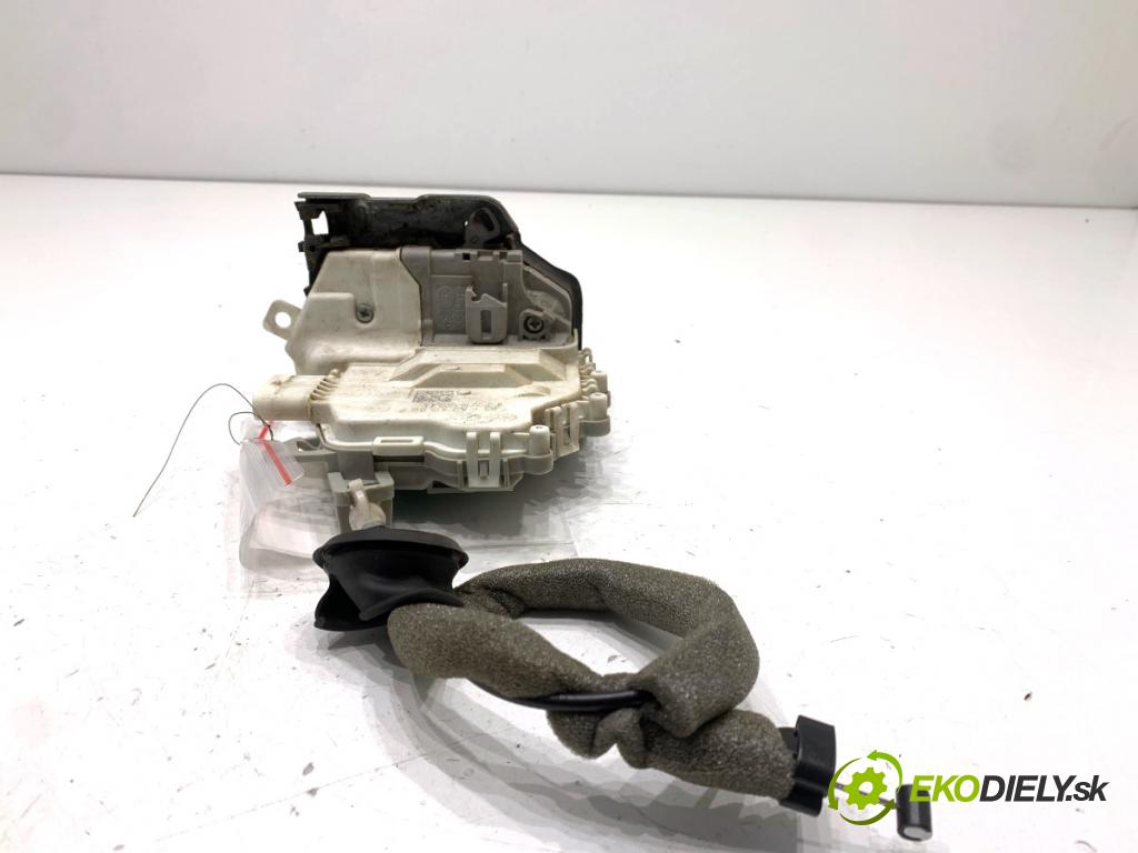 AUDI A6 C7 Kombi 2016 200 kW 3.0 TDI quattro 2967 zámok dveře pravý přední část 8J1837016F