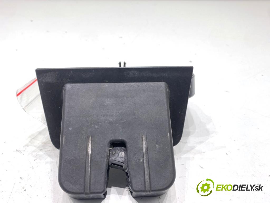 AUDI A6 C7 Kombi 2016 200 kW 3.0 TDI quattro 2967 zámok dveří zadní část 8R0827505A