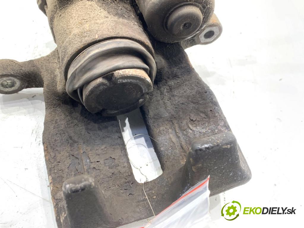 AUDI A6 C7 Kombi 2016 200 kW 3.0 TDI quattro 2967 brzdič třmen pravý zadní část