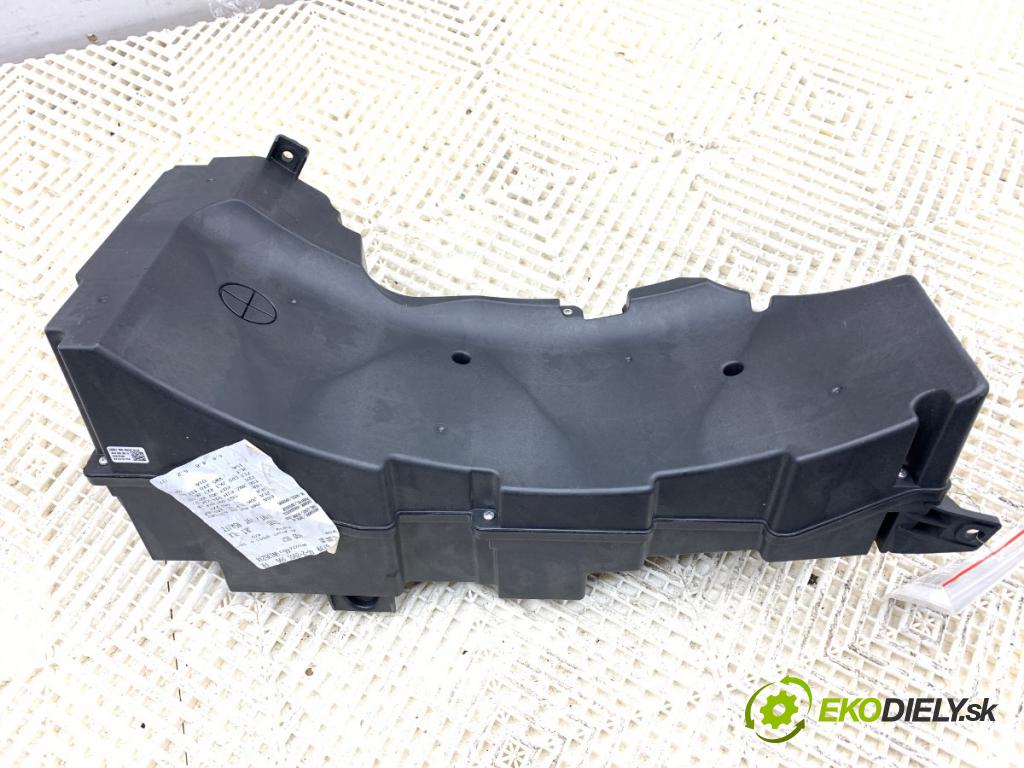 AUDI A6 C7 Kombi 2016 200 kW 3.0 TDI quattro 2967 subwoofer 4G9035381A (Audio zariadenie)