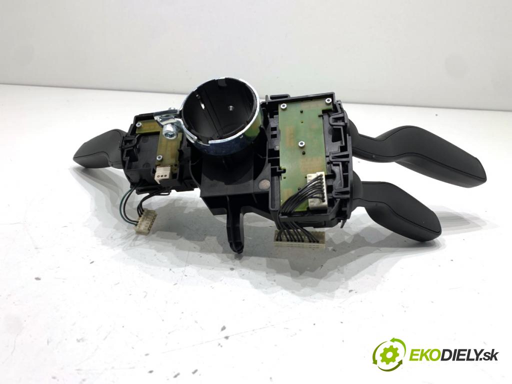 AUDI A6 C7 Kombi 2016 200 kW 3.0 TDI quattro 2967 Prepínač kombinovaný 4G8953502D (Prepínacie páčky pod volantom)