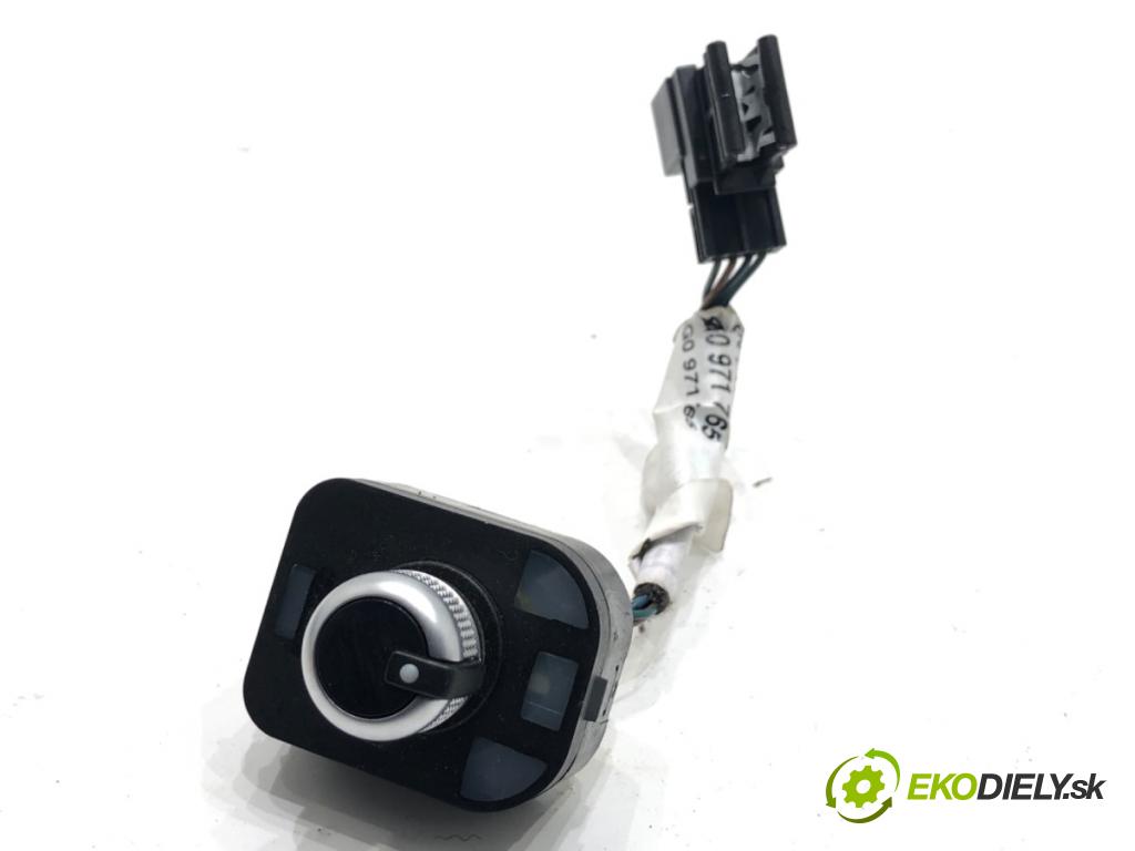 AUDI A6 C7 Kombi 2016 200 kW 3.0 TDI quattro 2967 Prepínač nastavenia spätných zrkadiel 4G0971765 (Prepínacie páčky pod volantom)