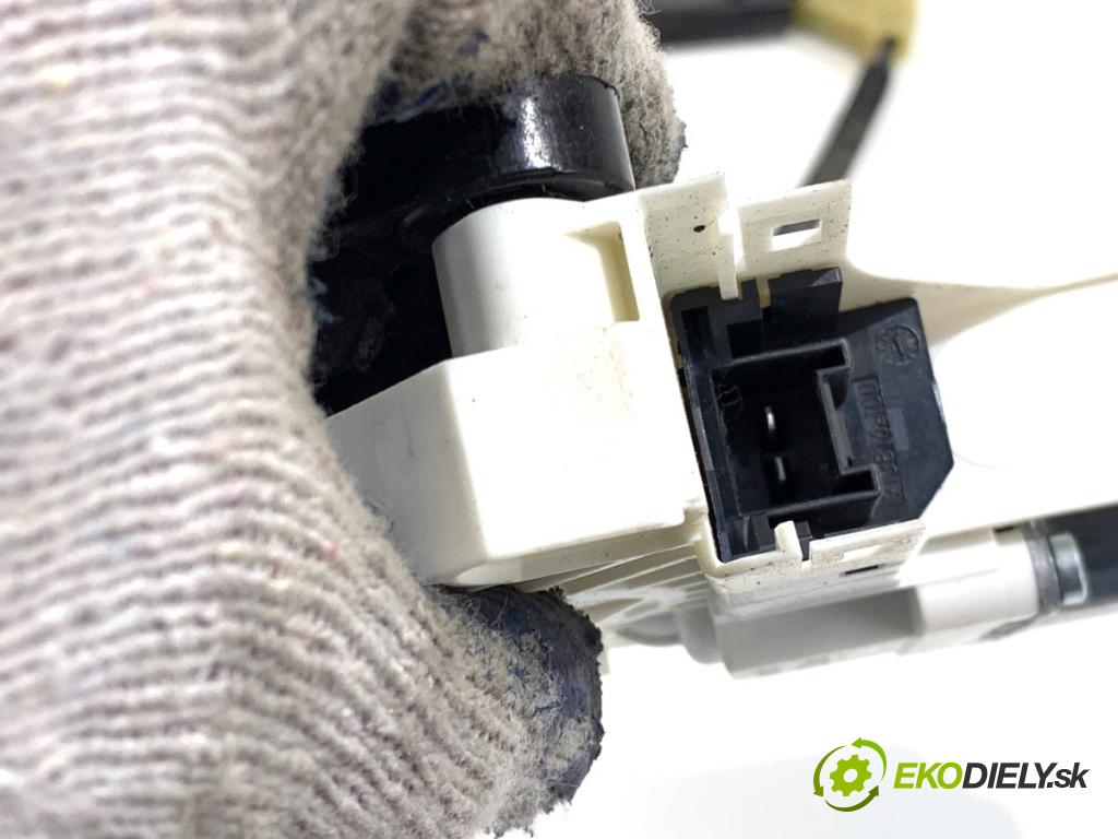 AUDI A6 C7 Kombi 2016 200 kW 3.0 TDI quattro 2967 mechanismus okna levý přední část 8K0959801B