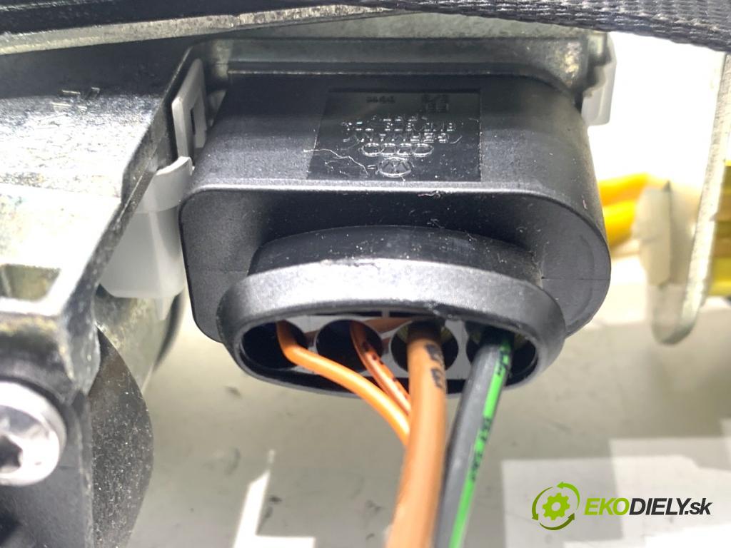 AUDI A6 C7 Kombi 2016 200 kW 3.0 TDI quattro 2967 držák bezpečnost levý přední část 4G8857705H