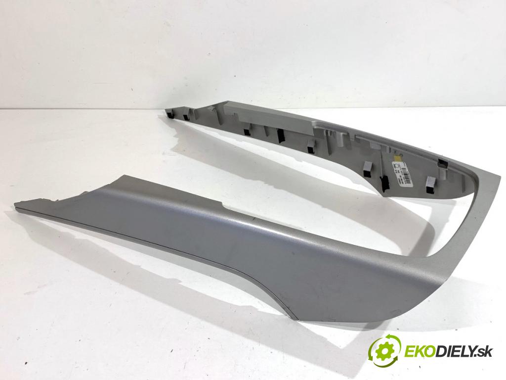 AUDI A6 C7 Kombi 2016 200 kW 3.0 TDI quattro 2967 lišty kryt 4G0864261 4G1853190B (Lišta)