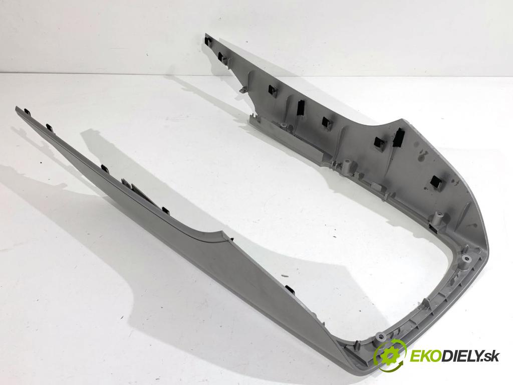 AUDI A6 C7 Kombi 2016 200 kW 3.0 TDI quattro 2967 lišty kryt 4G0864261 4G1853190B (Lišta)