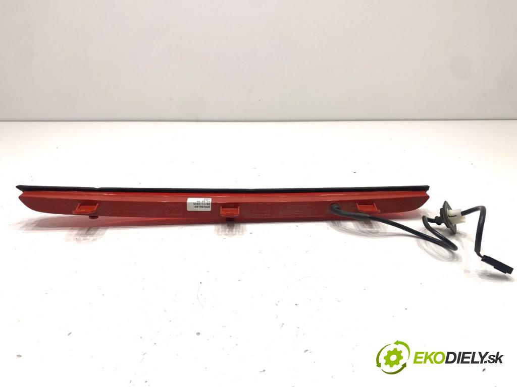 AUDI A6 C7 Kombi 2016 200 kW 3.0 TDI quattro 2967 světlo brzdových světel 4G9945097