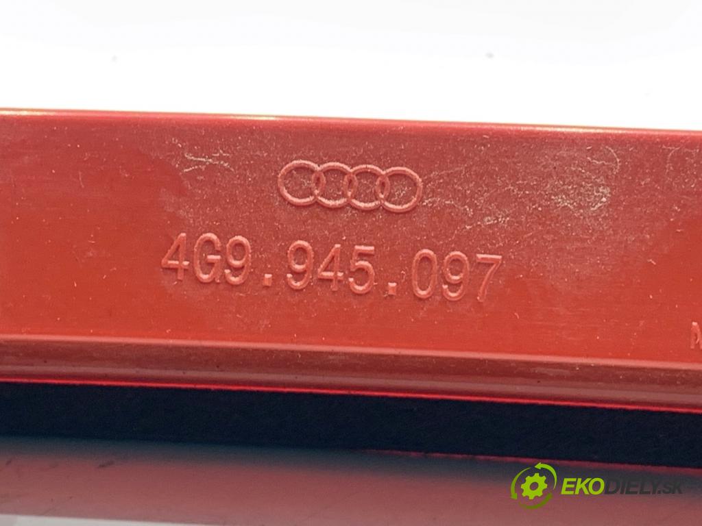 AUDI A6 C7 Kombi 2016 200 kW 3.0 TDI quattro 2967 světlo brzdových světel 4G9945097