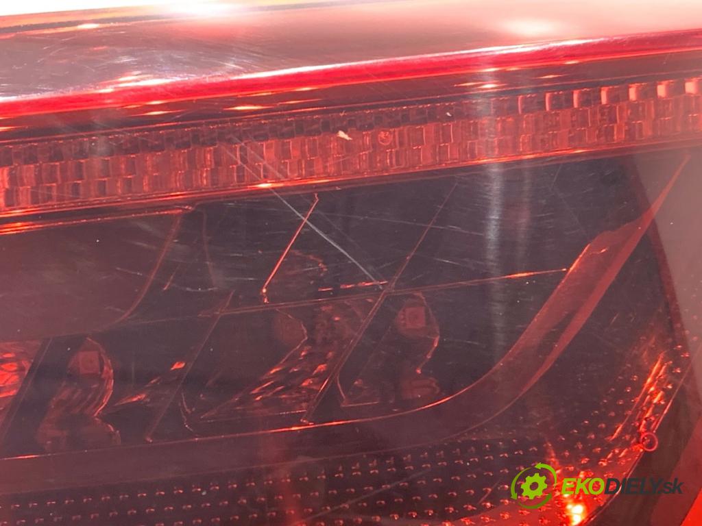 AUDI A6 C7 Kombi 2016 200 kW 3.0 TDI quattro 2967 světlo pravý zadní část 4G9945096E