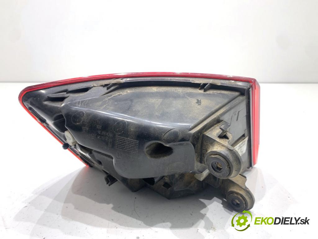 AUDI A6 C7 Kombi 2016 200 kW 3.0 TDI quattro 2967 světlo pravý zadní část 4G9945096E