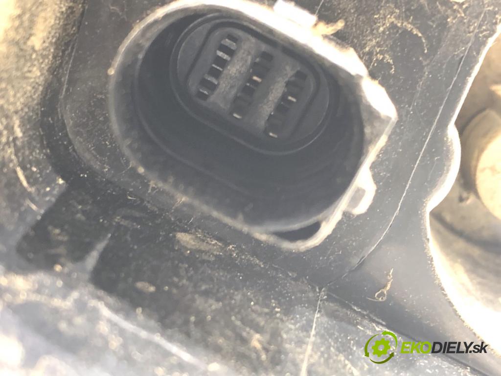 AUDI A6 C7 Kombi 2016 200 kW 3.0 TDI quattro 2967 světlo levý zadní část 4G9945095E