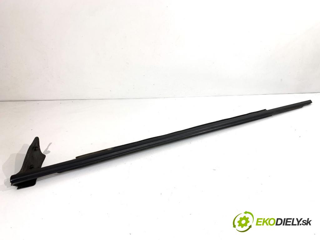 AUDI A6 C7 Kombi 2016 200 kW 3.0 TDI quattro 2967 lišta Sbírání: přední část levý 4G0853283