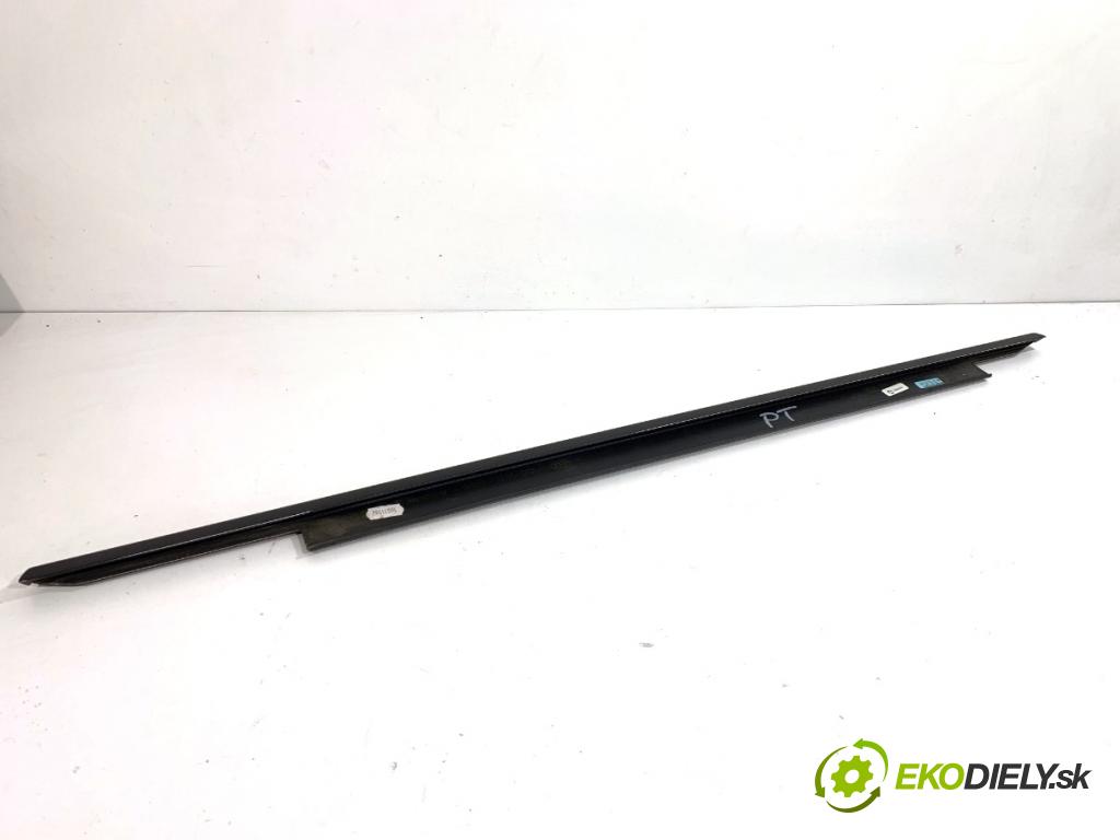 AUDI A6 C7 Kombi 2016 200 kW 3.0 TDI quattro 2967 lišta Sbírání: zadní část pravý 4G0853764