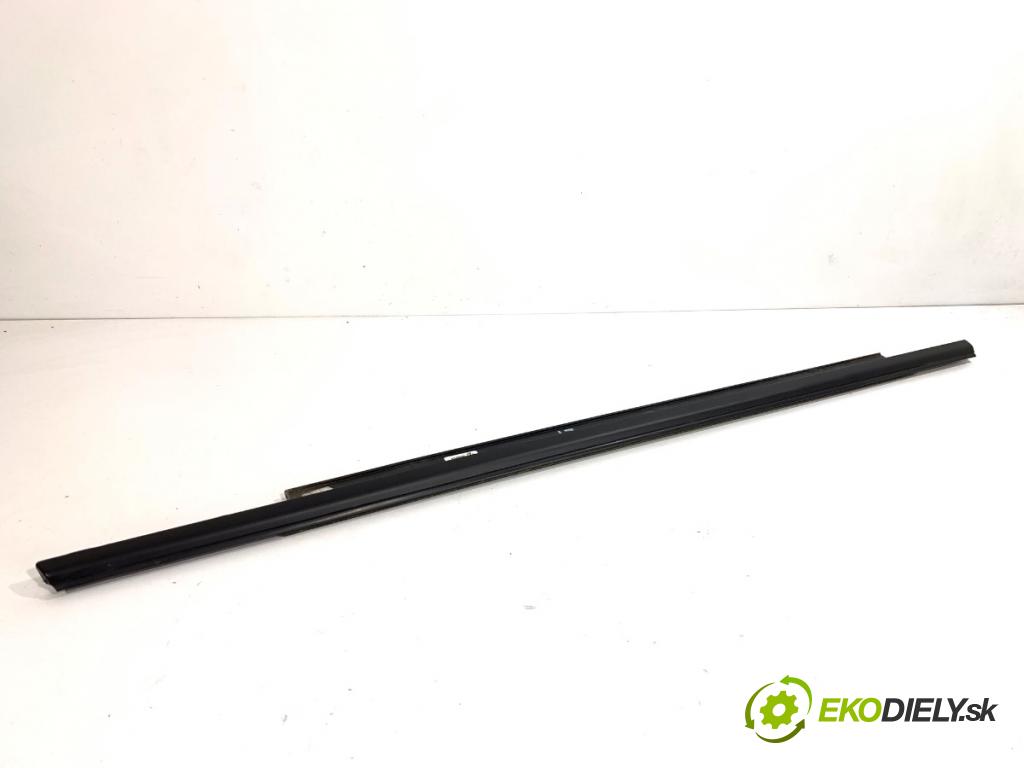 AUDI A6 C7 Kombi 2016 200 kW 3.0 TDI quattro 2967 lišta Sbírání: zadní část levý 4G0853763