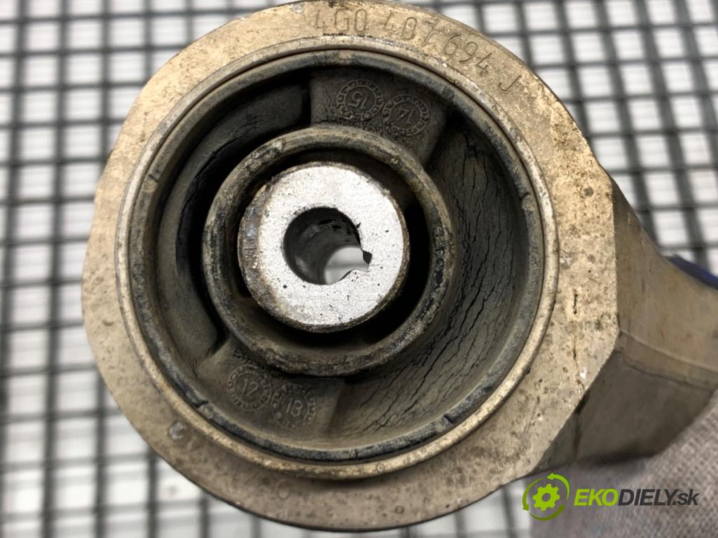 AUDI A6 C7 Kombi 2016 200 kW 3.0 TDI quattro 2967 rameno pravý přední část 4G0407696