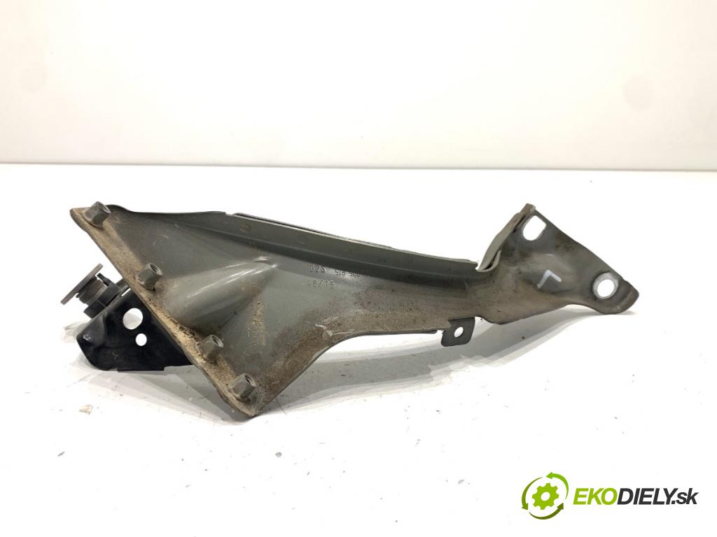 AUDI A6 C7 Kombi 2016 200 kW 3.0 TDI quattro 2967 uchycení blatníka levý přední část 4G0821135A