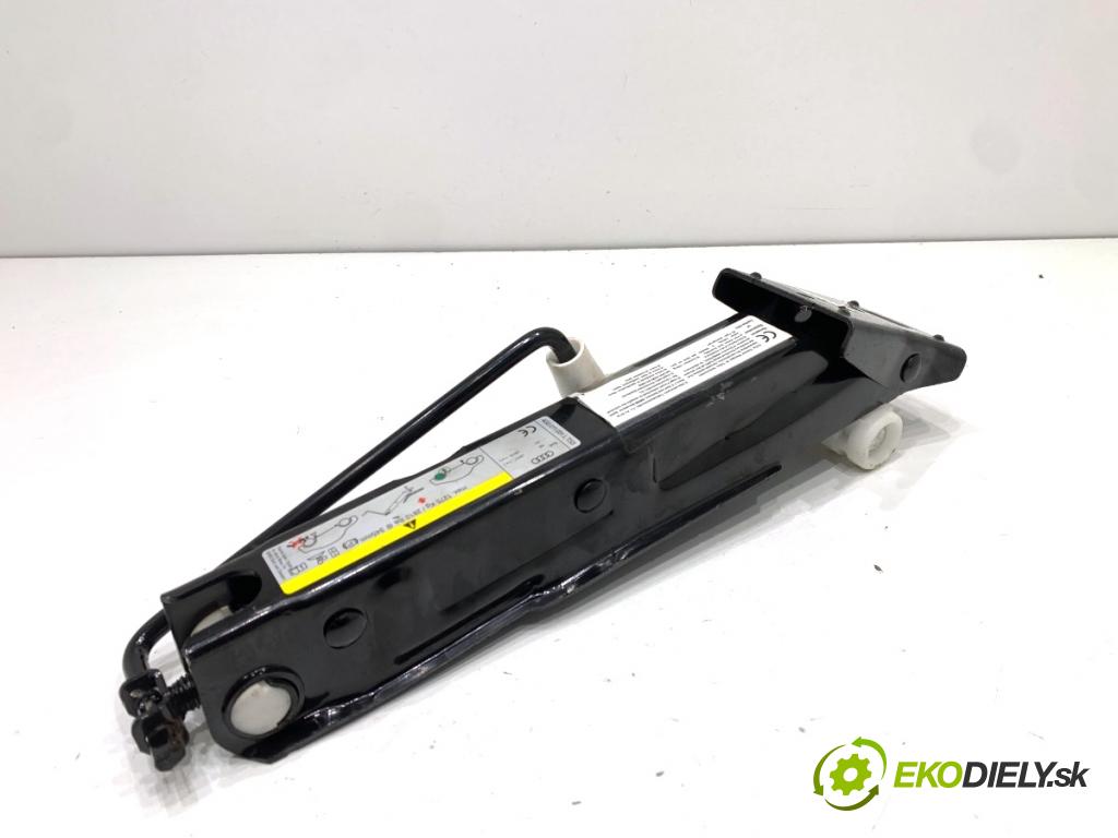 AUDI A6 C7 Kombi 2016 200 kW 3.0 TDI quattro 2967 ZVEDÁK: - Mechanizmus