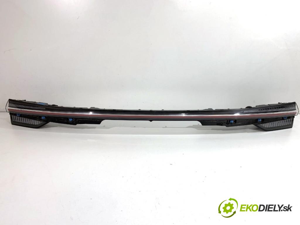 MG (SAIC) HS SUV 2024 124 kW 1.5 20 T 1490 zadní část - čelo dveří zadní část světlo 11644504