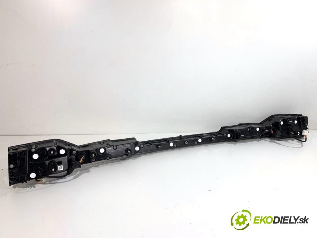 MG (SAIC) HS SUV 2024 124 kW 1.5 20 T 1490 zadní část - čelo dveří zadní část světlo 11644504