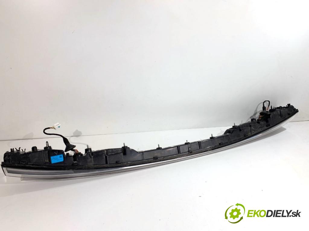 MG (SAIC) HS SUV 2024 124 kW 1.5 20 T 1490 zadní část - čelo dveří zadní část světlo 11644504