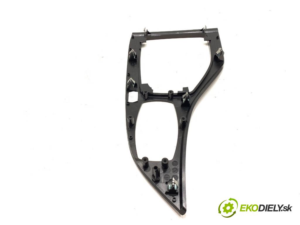 BMW E84 SUV 2013 85 kW sDrive 16 d 1995 lišta kryt TUNEL: 9252846