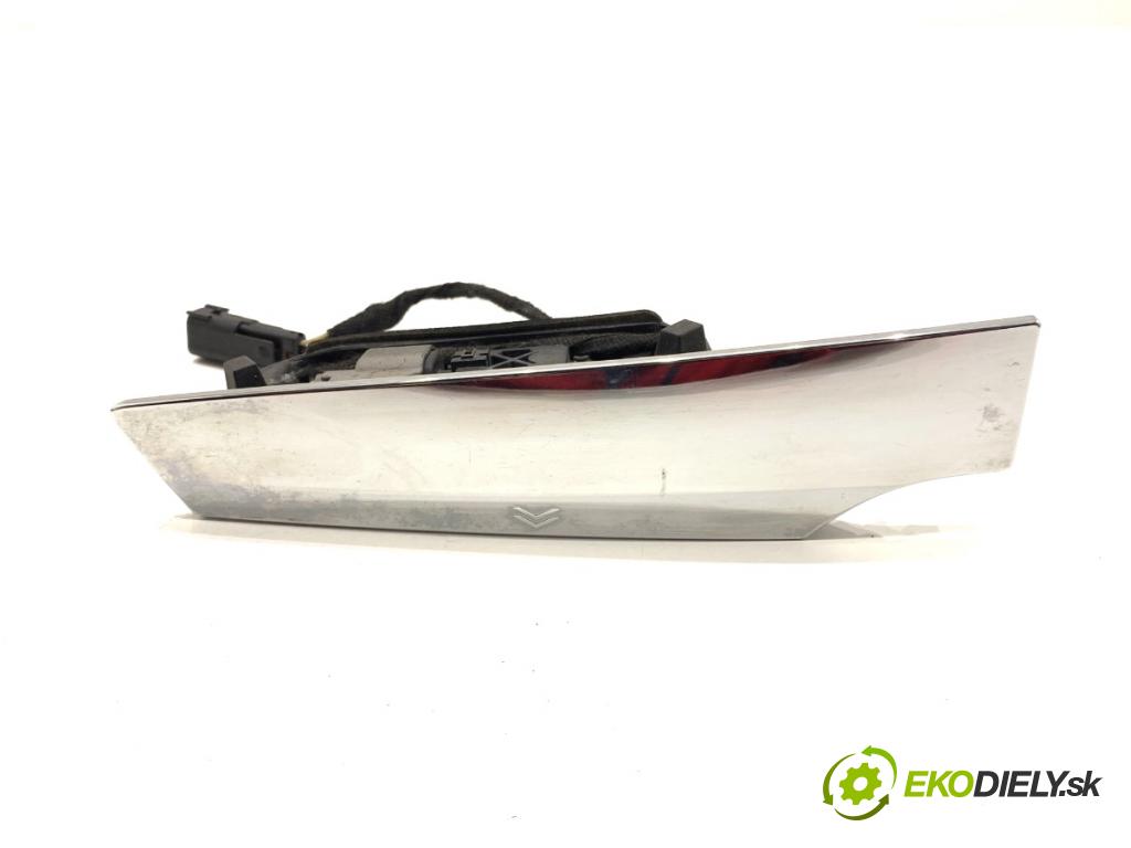 FORD ECOSPORT SUV 2018 103 kW 1.0 EcoBoost 998 klika dveří zadní část 