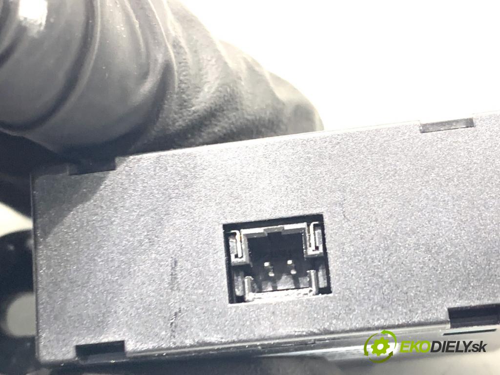 MG (SAIC) HS SUV 2024 124 kW 1.5 20 T 1490 HNÍZDO: USB 11139913