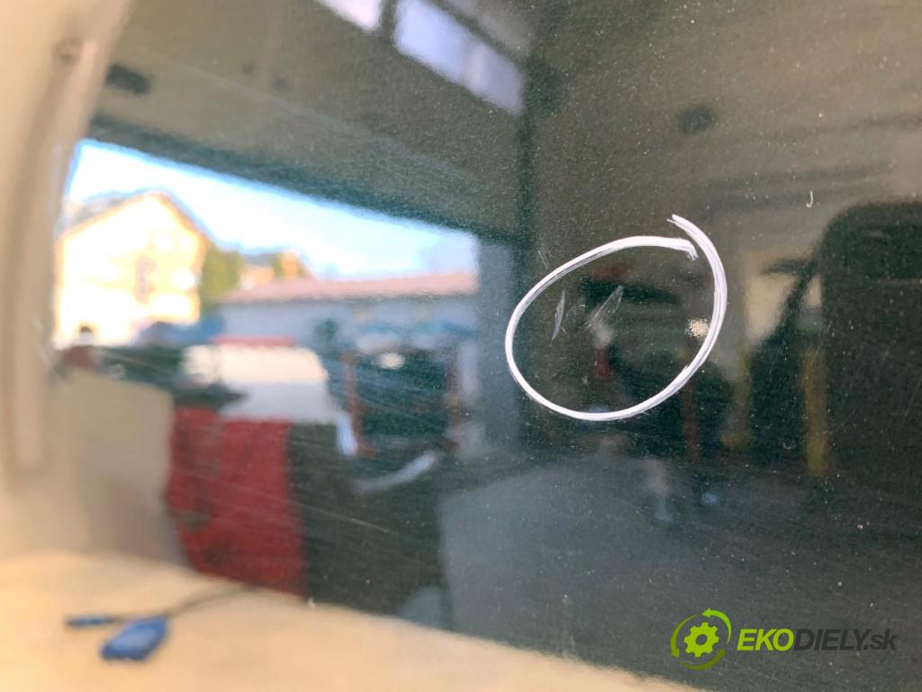 AUDI A4 B8 sedan 2009 105 kW 2.0 TDI 1968 Dvere ľavy zad LZ6E: LZ6E