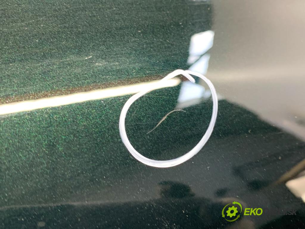 AUDI A4 B8 sedan 2009 105 kW 2.0 TDI 1968 dveře pravý přední část LZ6E LZ6E