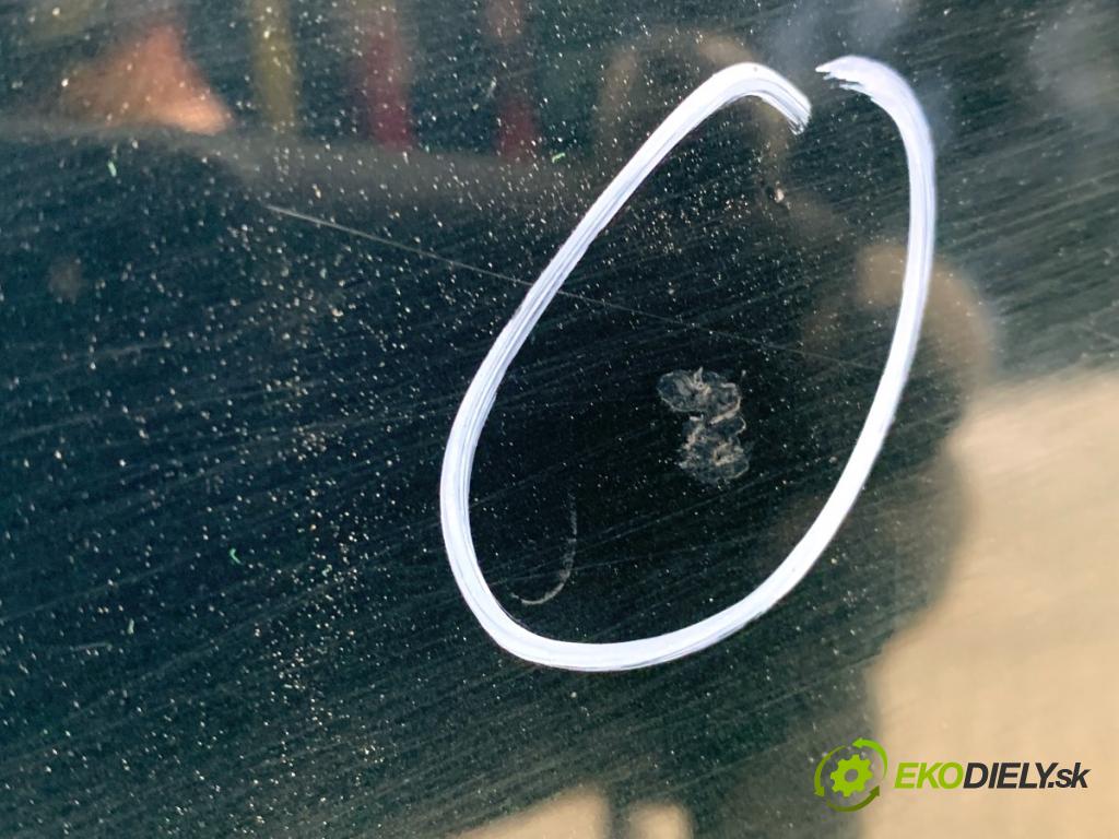 AUDI A4 B8 sedan 2009 105 kW 2.0 TDI 1968 dveře pravý přední část LZ6E LZ6E