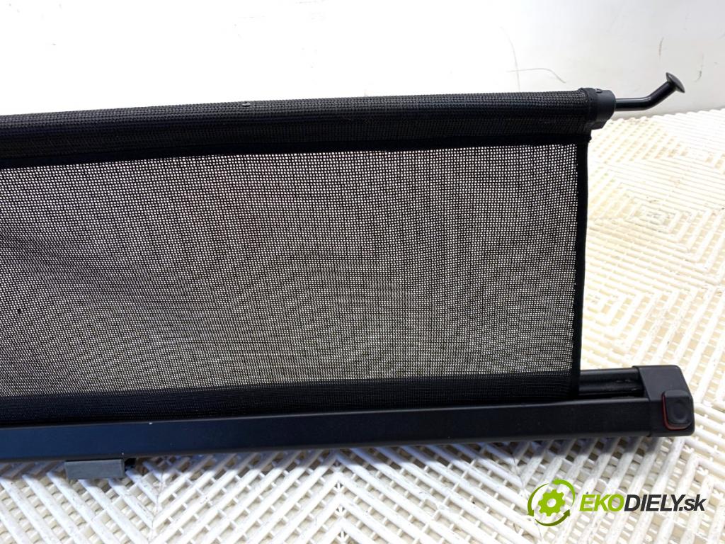 AUDI A4 B8 sedan 2009 105 kW 2.0 TDI 1968 Roleta síťka  (Interiér ostatní)
