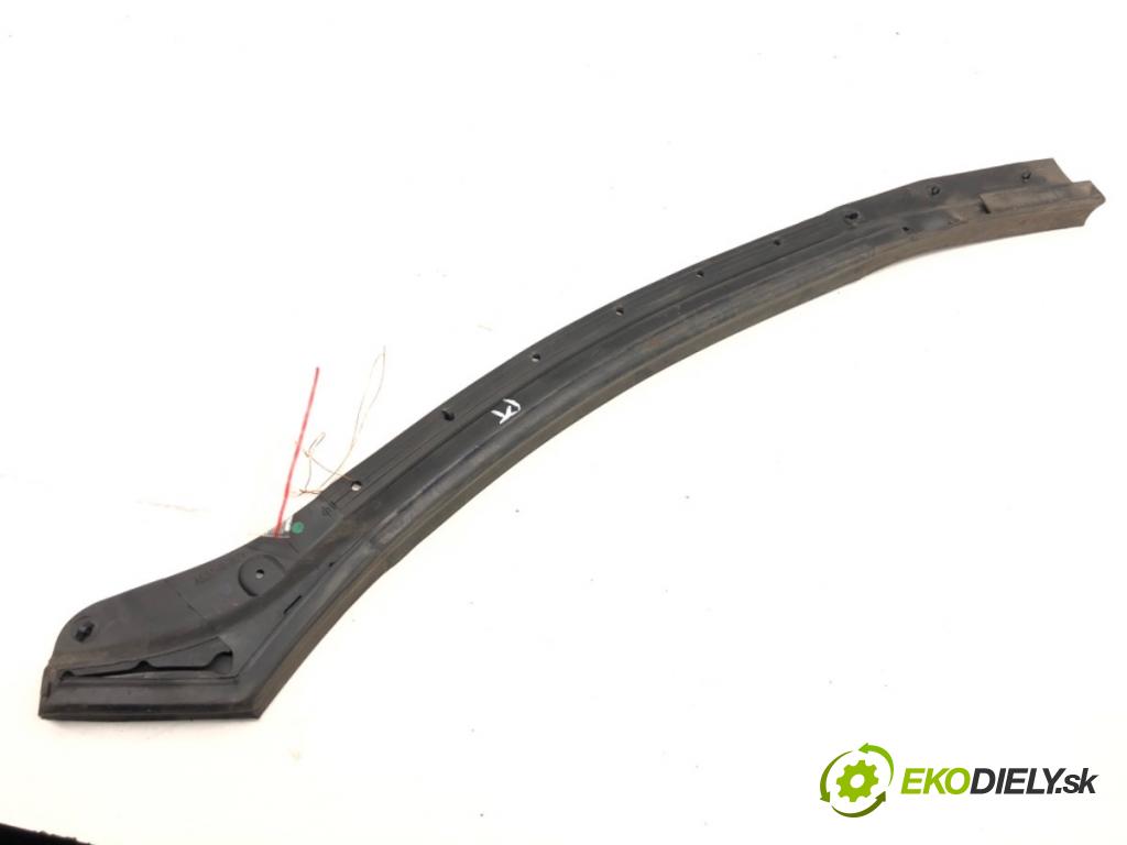 MG (SAIC) HS SUV 2024 124 kW 1.5 20 T 1490 tesnenie Dvere zad pravá  (Karoséria ostatné)