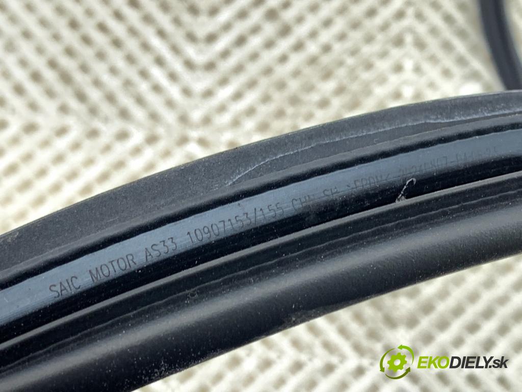 MG (SAIC) HS SUV 2024 124 kW 1.5 20 T 1490 tesnenie Dvere zad pravá  (Karoséria ostatné)