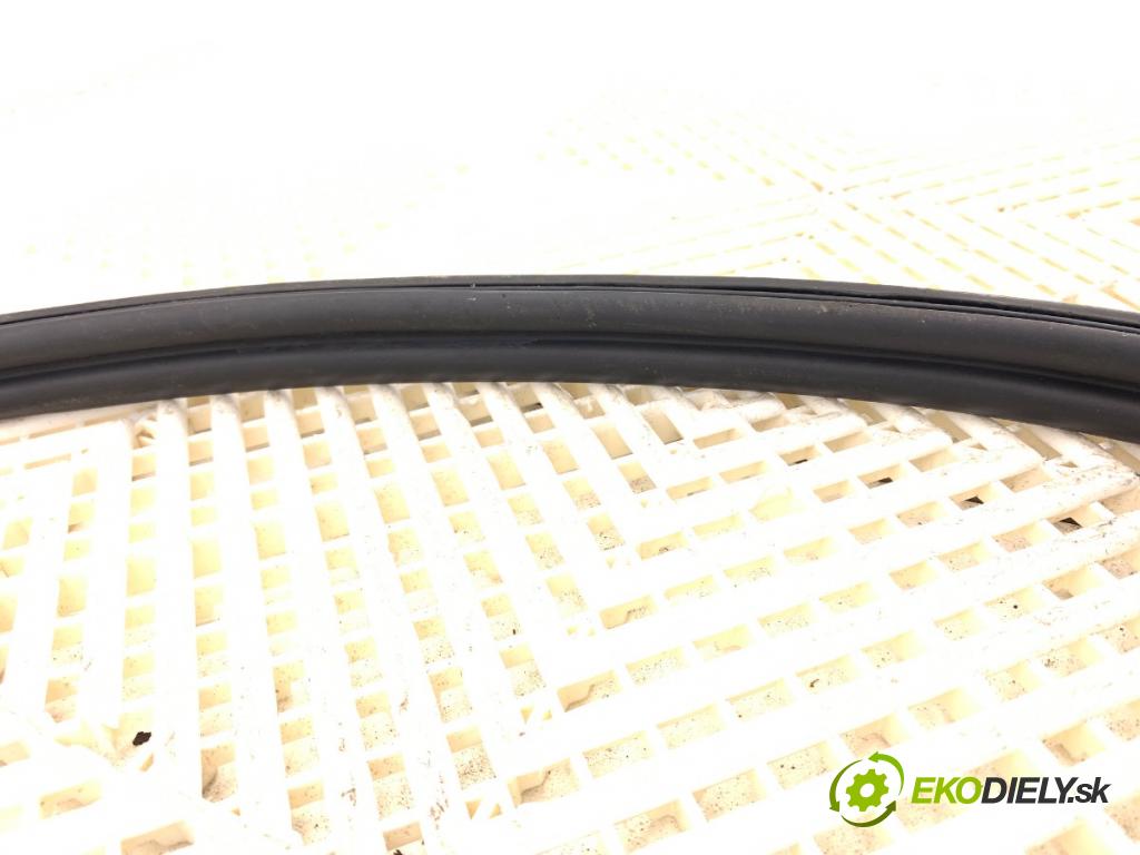 MG (SAIC) HS SUV 2024 124 kW 1.5 20 T 1490 těsnění dveří kufra