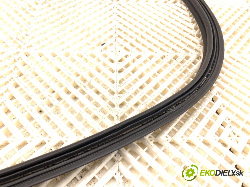 MG (SAIC) HS SUV 2024 124 kW 1.5 20 T 1490 těsnění dveří kufra