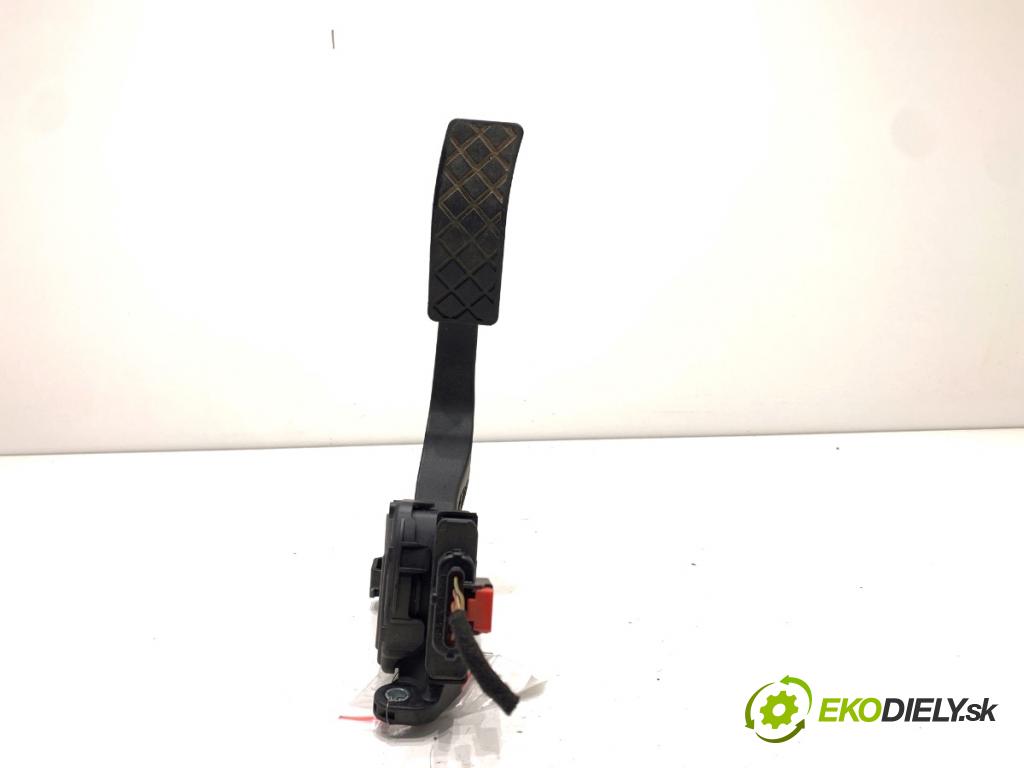 AUDI A6 C7 Kombi 2016 200 kW 3.0 TDI quattro 2967 Potenciometer plynu 8K1723523A (Potenciometer plynového pedálu)