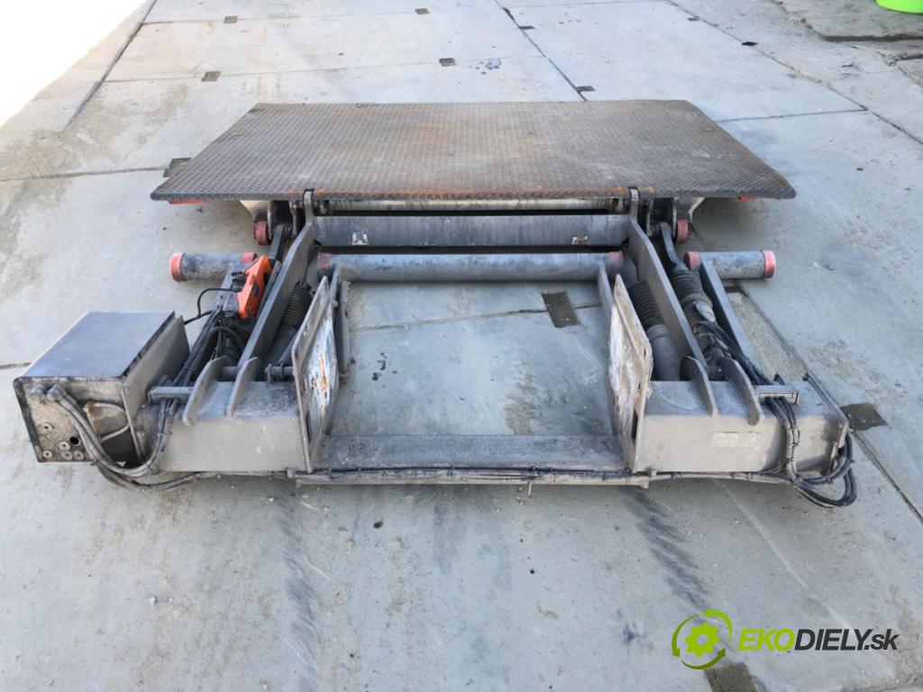 RENAULT TRUCKS T Platforma / podwozie 2020 338 kW T460 338 kW [460 KM] olej napędowy 2013 - 2022 10837 VÝTAH: DHLV 2000KG