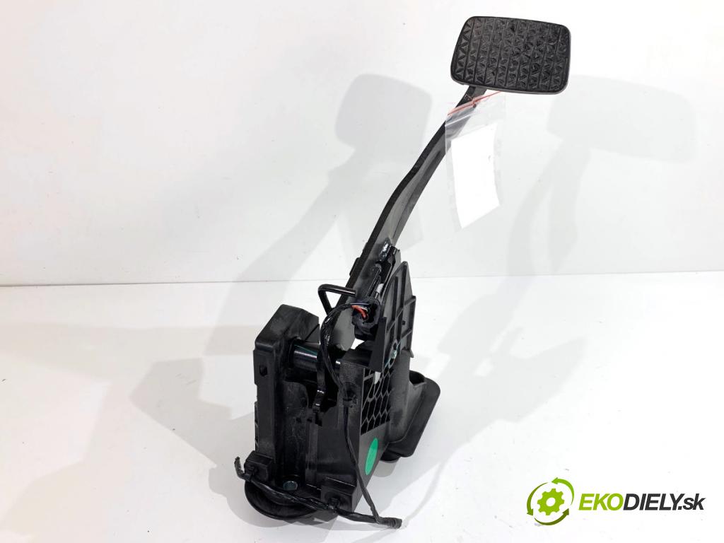 MG (SAIC) HS SUV 2024 124 kW 1.5 20 T 1490 pedal brzdy 11545762