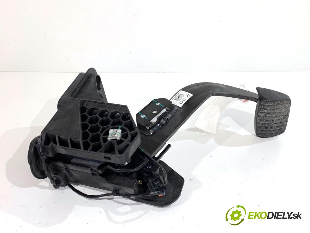 MG (SAIC) HS SUV 2024 124 kW 1.5 20 T 1490 pedal brzdy 11545762