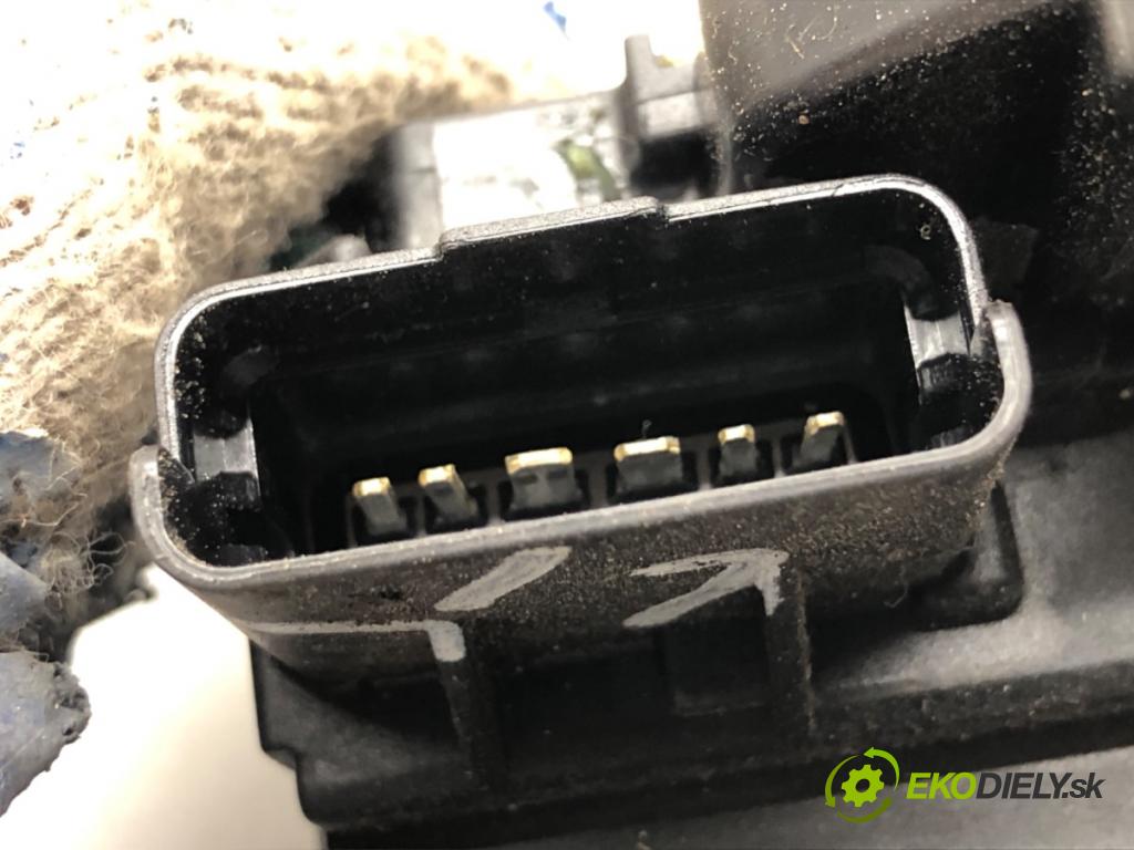 MERCEDES-BENZ CITAN Nadwozie pełne/minivan 2014 81 kW 111 CDI (415.603, 415.605) 1461 zámok Dvere ľavy zad 8200542396