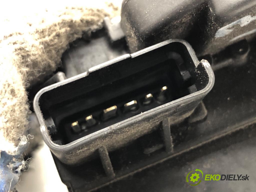 MERCEDES-BENZ CITAN Nadwozie pełne/minivan 2014 81 kW 111 CDI (415.603, 415.605) 1461 zámok Dvere ľavy predný 8200497579