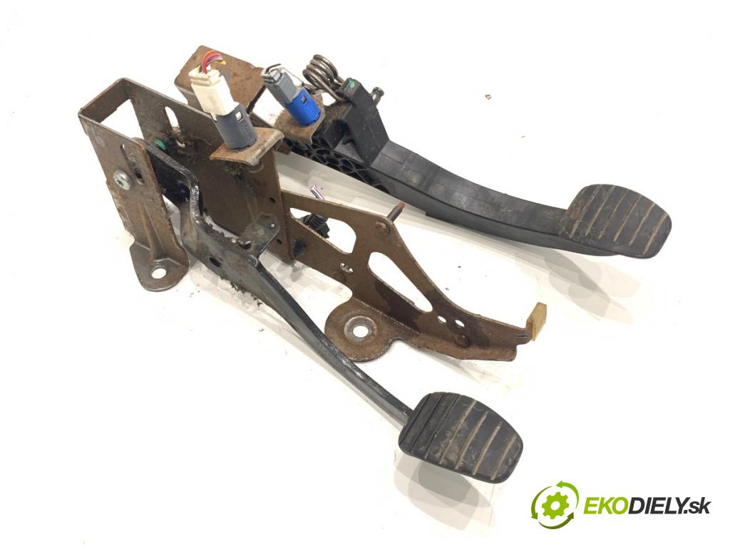 MERCEDES-BENZ CITAN Nadwozie pełne/minivan 2014 81 kW 111 CDI (415.603, 415.605) 1461 PEDÁL: 465037304R 8200467212B (Potenciometr plynového pedálu)