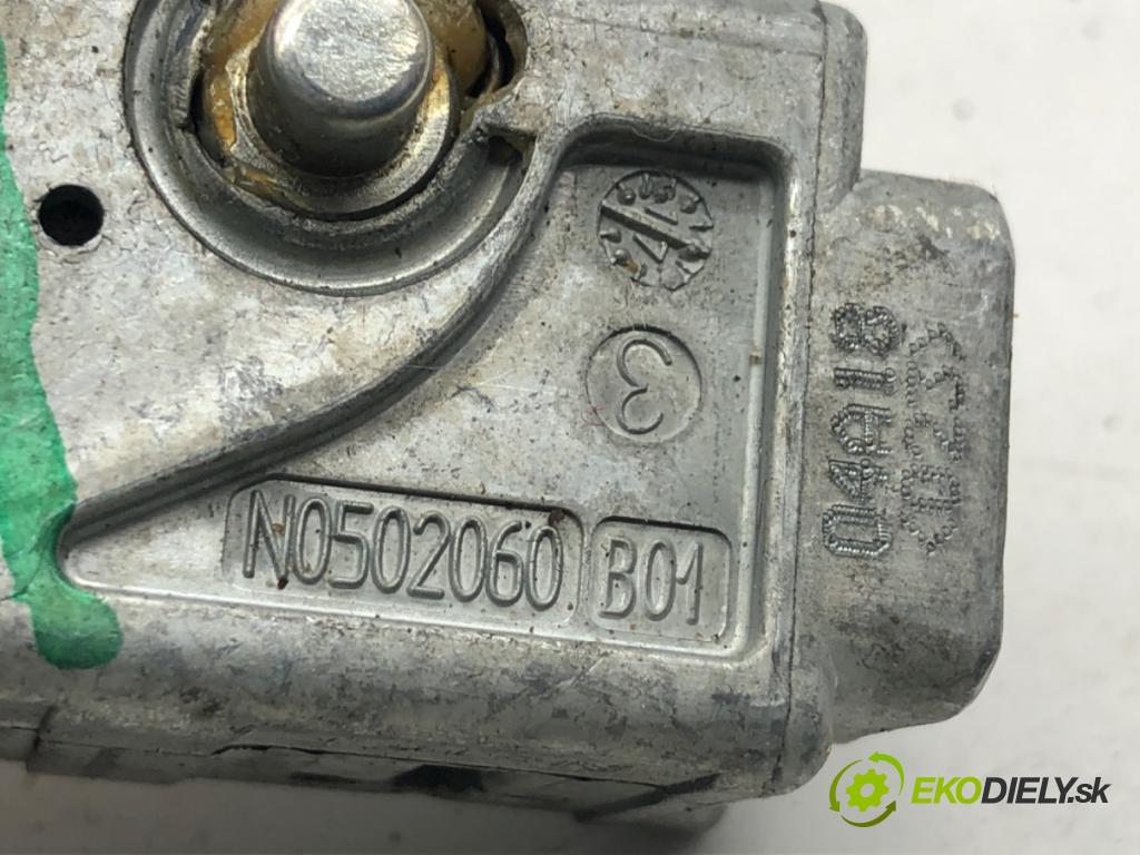 MERCEDES-BENZ CITAN Nadwozie pełne/minivan 2014 81 kW 111 CDI (415.603, 415.605) 1461 spinačka N0502060 (Spínacia skrinka)