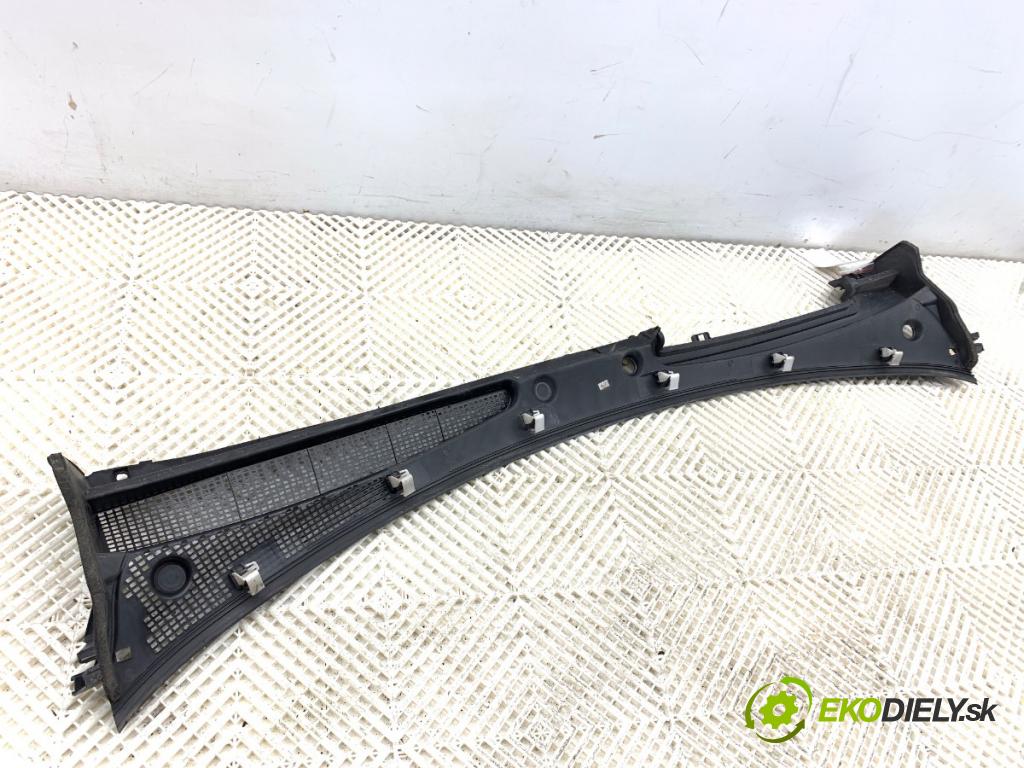 MERCEDES-BENZ CITAN Nadwozie pełne/minivan 2014 81 kW 111 CDI (415.603, 415.605) 1461 Torpédo, plast pod čelné okno 8200439131 (Torpédo (plast pod čelným sklom))