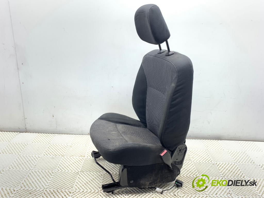 MERCEDES-BENZ CITAN Nadwozie pełne/minivan 2014 81 kW 111 CDI (415.603, 415.605) 1461 Sedadlo pravy predný