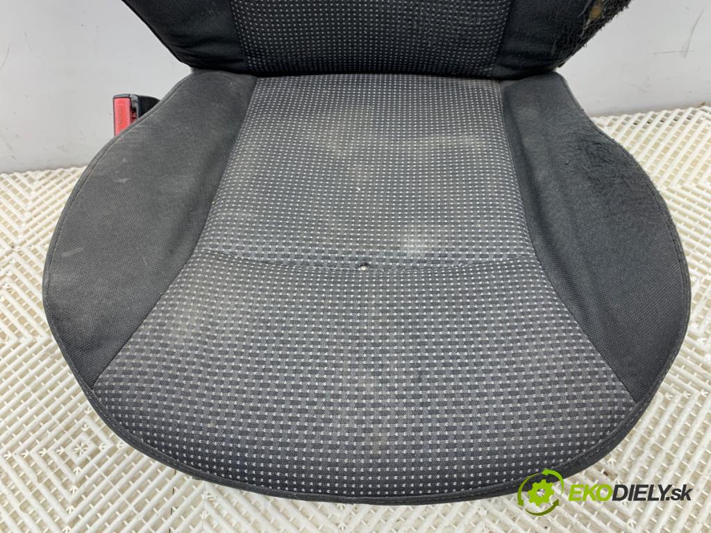 MERCEDES-BENZ CITAN Nadwozie pełne/minivan 2014 81 kW 111 CDI (415.603, 415.605) 1461 Sedadlo ľavy predný