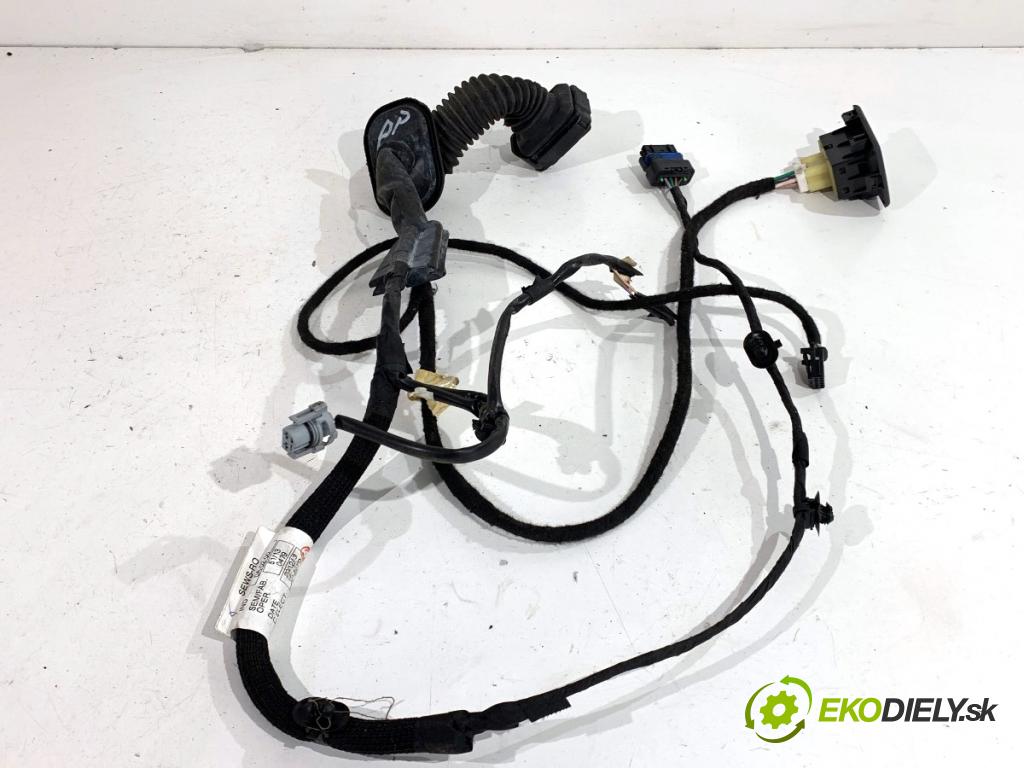 MERCEDES-BENZ CITAN Nadwozie pełne/minivan 2014 81 kW 111 CDI (415.603, 415.605) 1461 Káblovačka Dvere predný pravy 241247677R