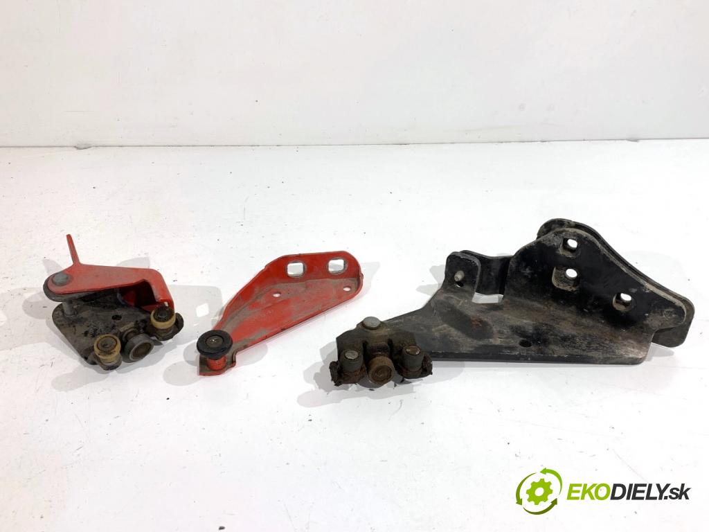 MERCEDES-BENZ CITAN Nadwozie pełne/minivan 2014 81 kW 111 CDI (415.603, 415.605) 1461 kládky Dvere posúvne pravé 497645F 497626E